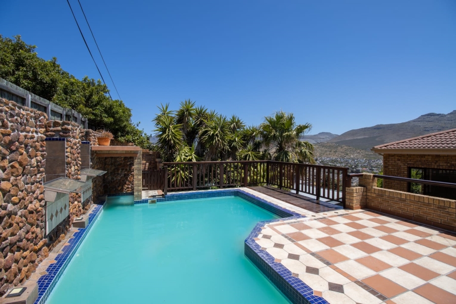 To Let 3 Bedroom Property for Rent in Capri Western Cape